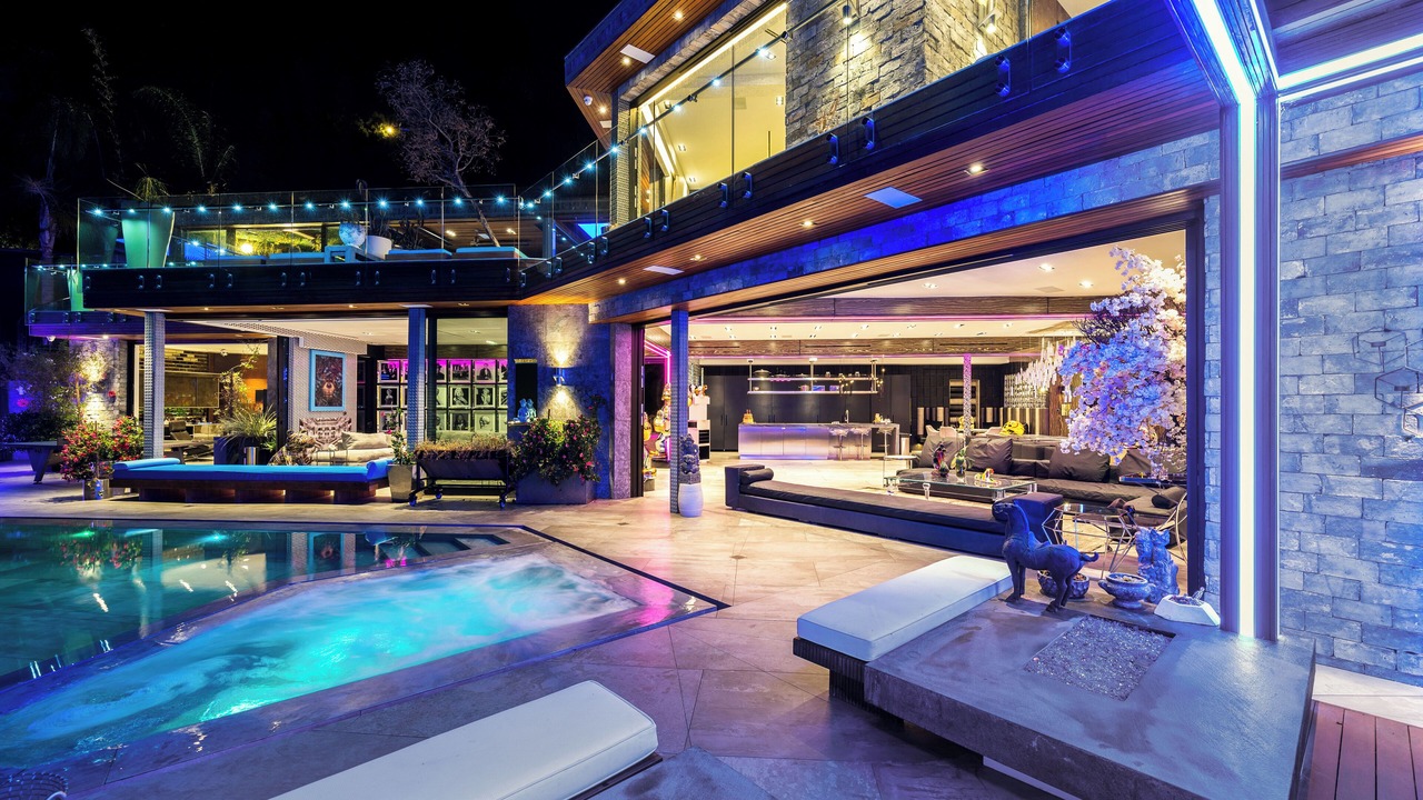 Photo of Outdoor in Hollywood Hills West
