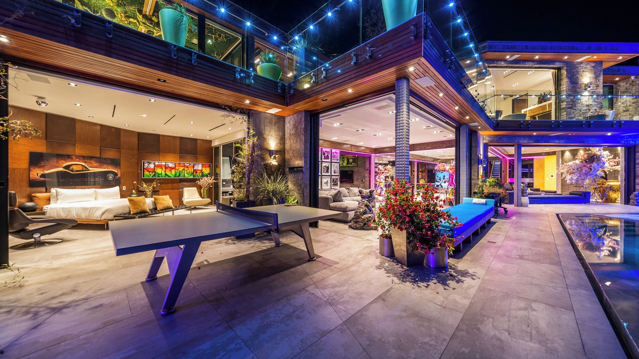 Photo of Outdoor in Hollywood Hills West