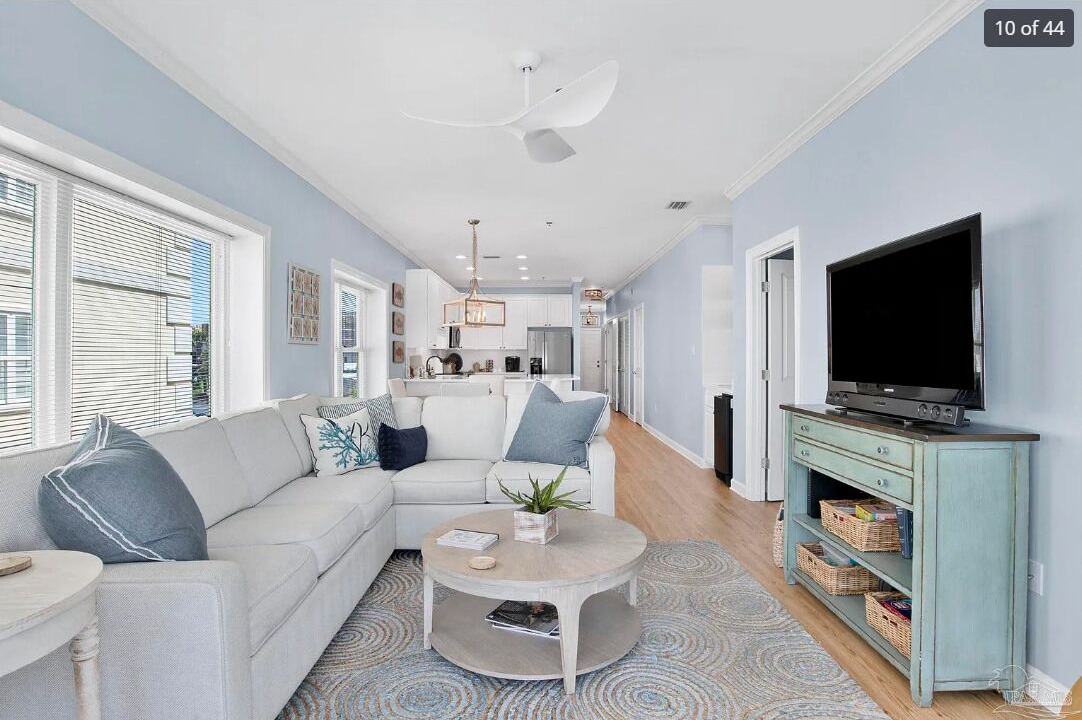 Photo of Livingroom in Orange Beach East