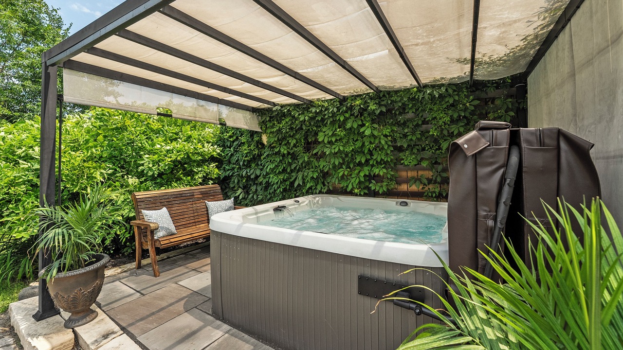Photo of Outdoor in Oakville