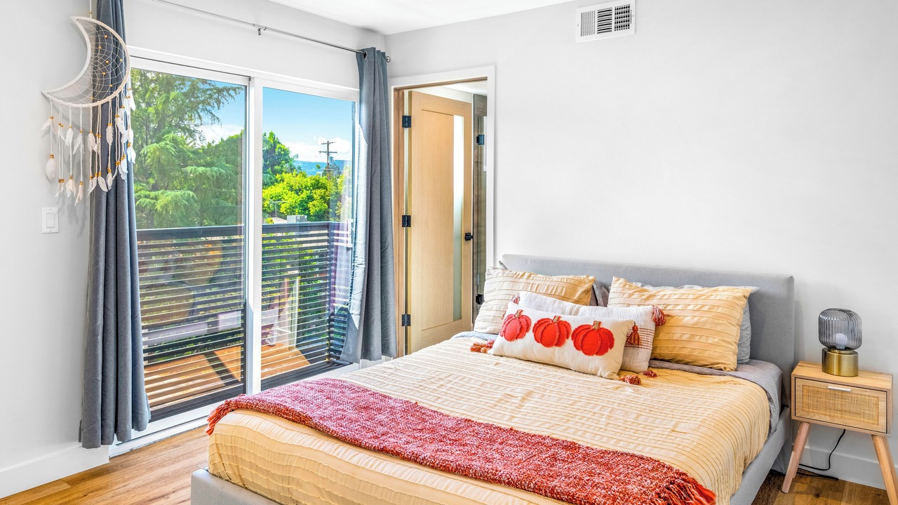 Photo of Bedroom in Sherman Oaks