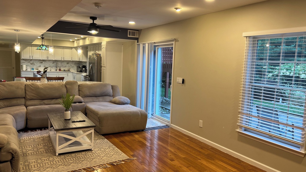 Photo of Livingroom in North Haledon