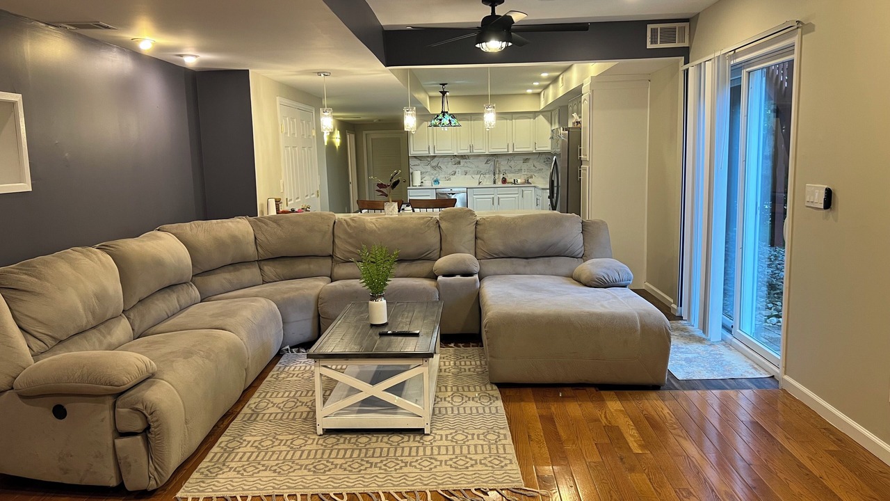 Photo of Livingroom in North Haledon