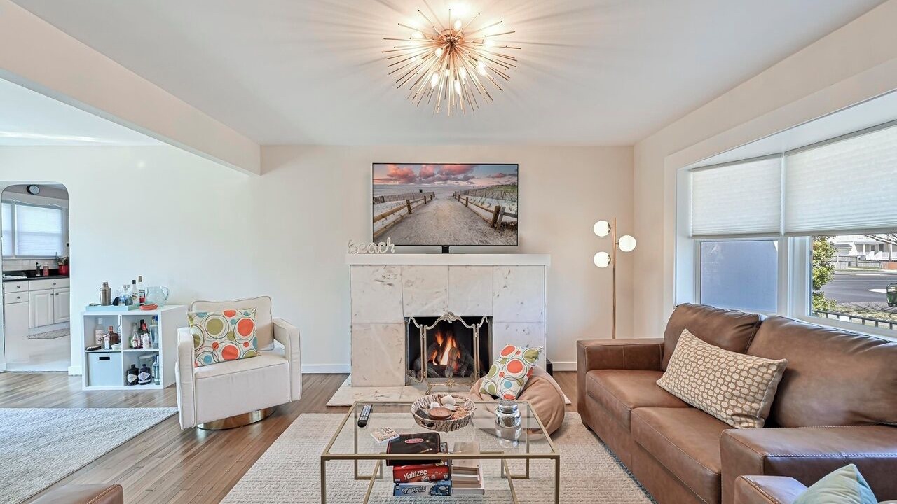 Photo of Livingroom in A-Zone