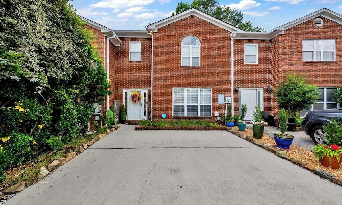 Photo of Outdoor in Pelham