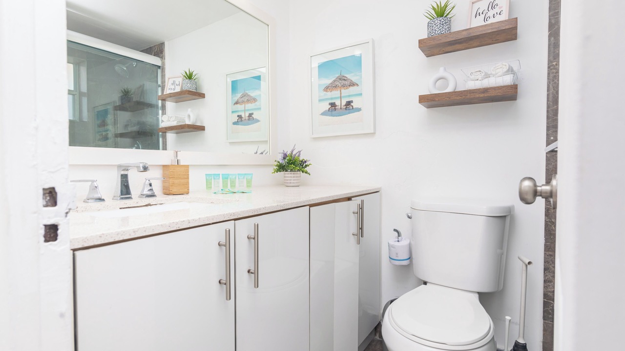 Photo of Bathroom in Mid Beach