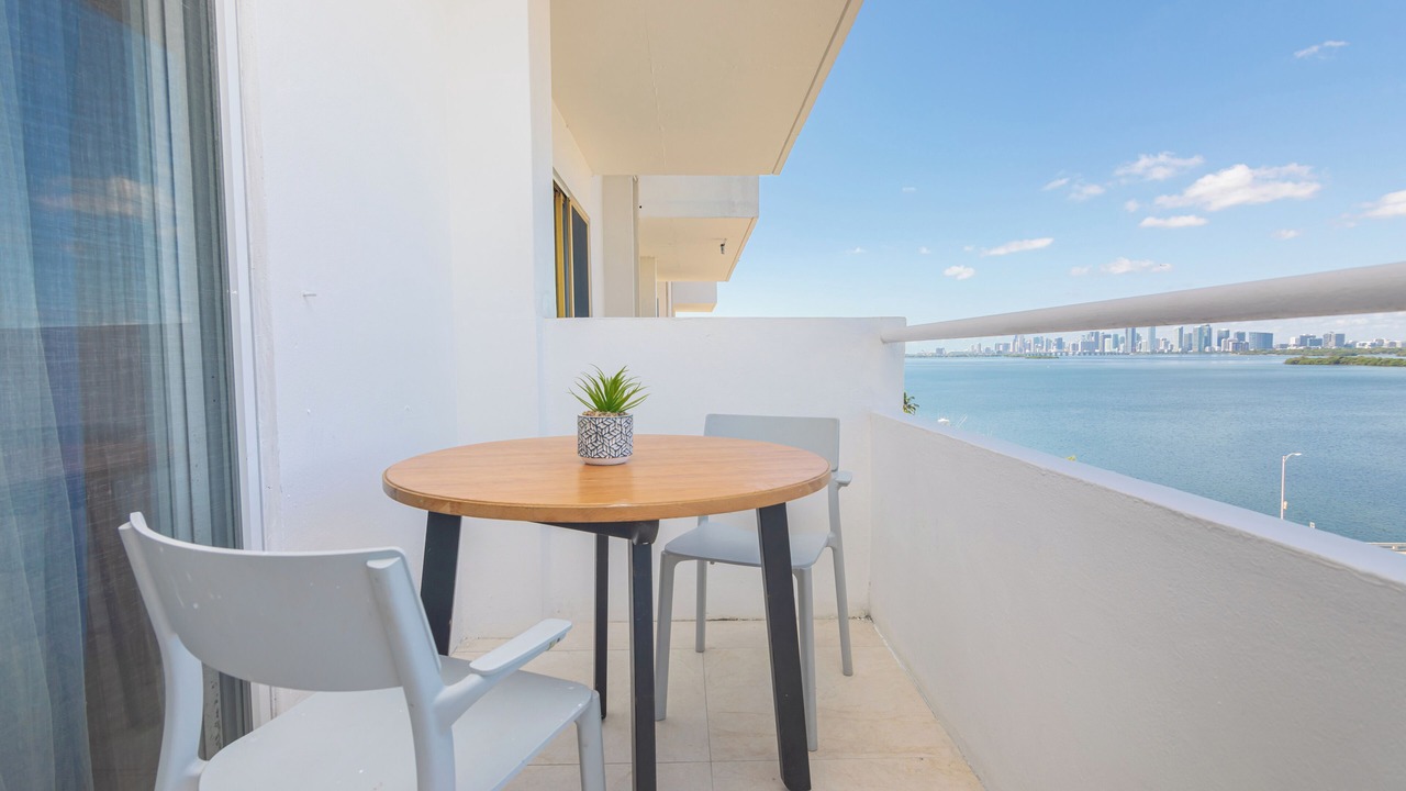 Photo of Patio Balcony in Mid Beach