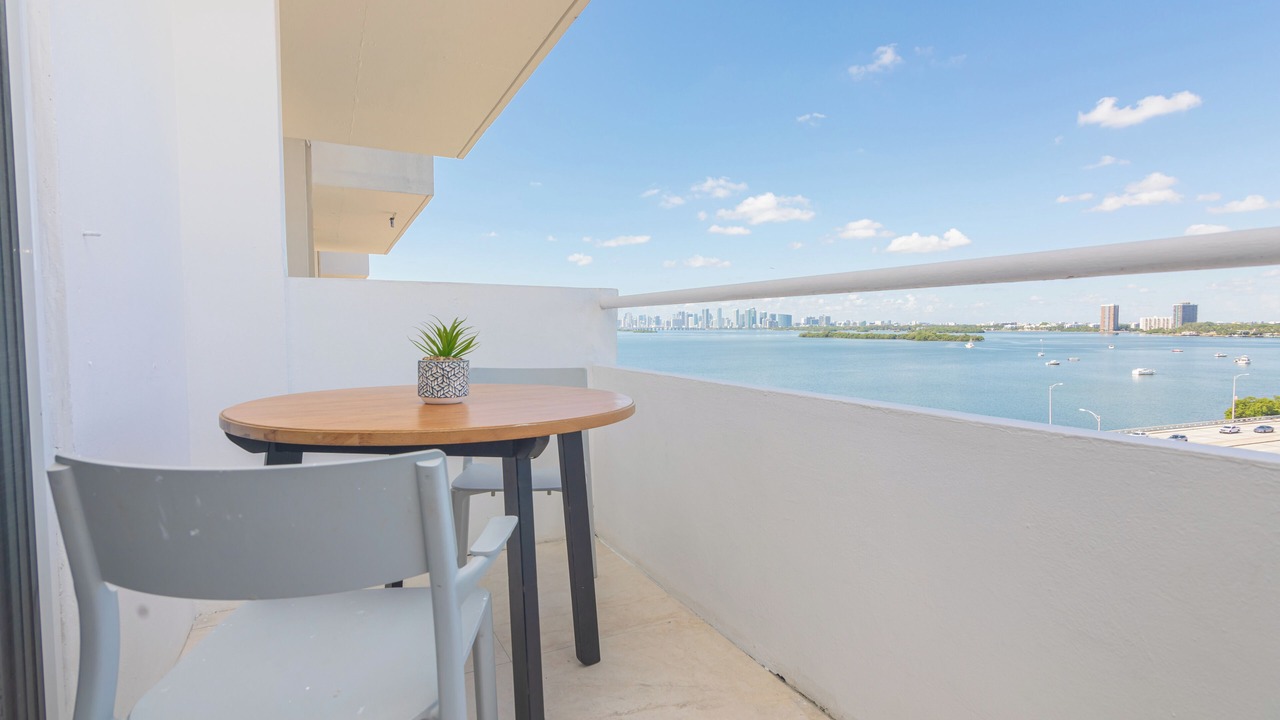 Photo of Patio Balcony in Mid Beach
