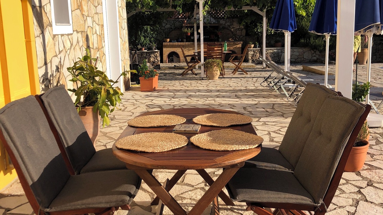 Photo of Patio Balcony in Douliana