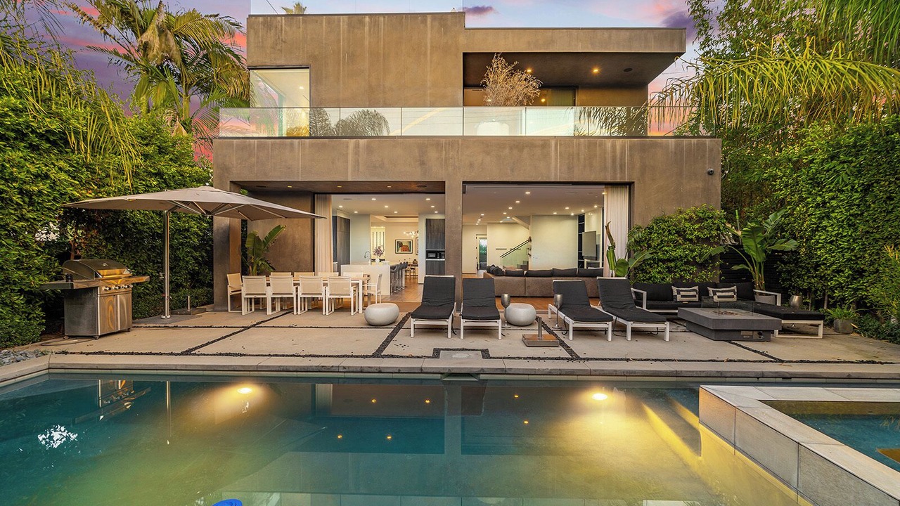 Photo of Outdoor in Melrose
