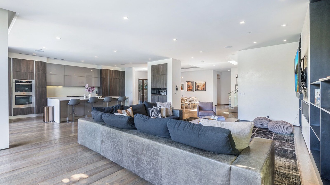 Photo of Livingroom in Melrose