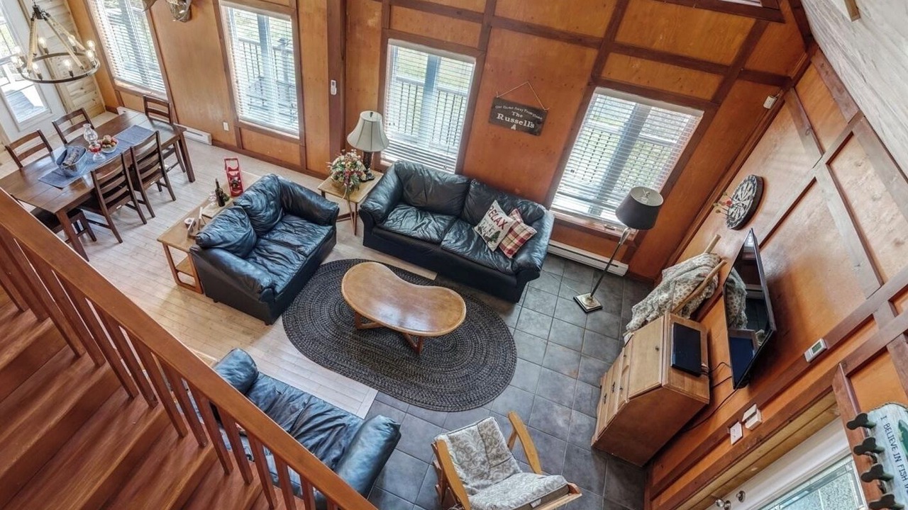 Photo of Livingroom in Terra Nova