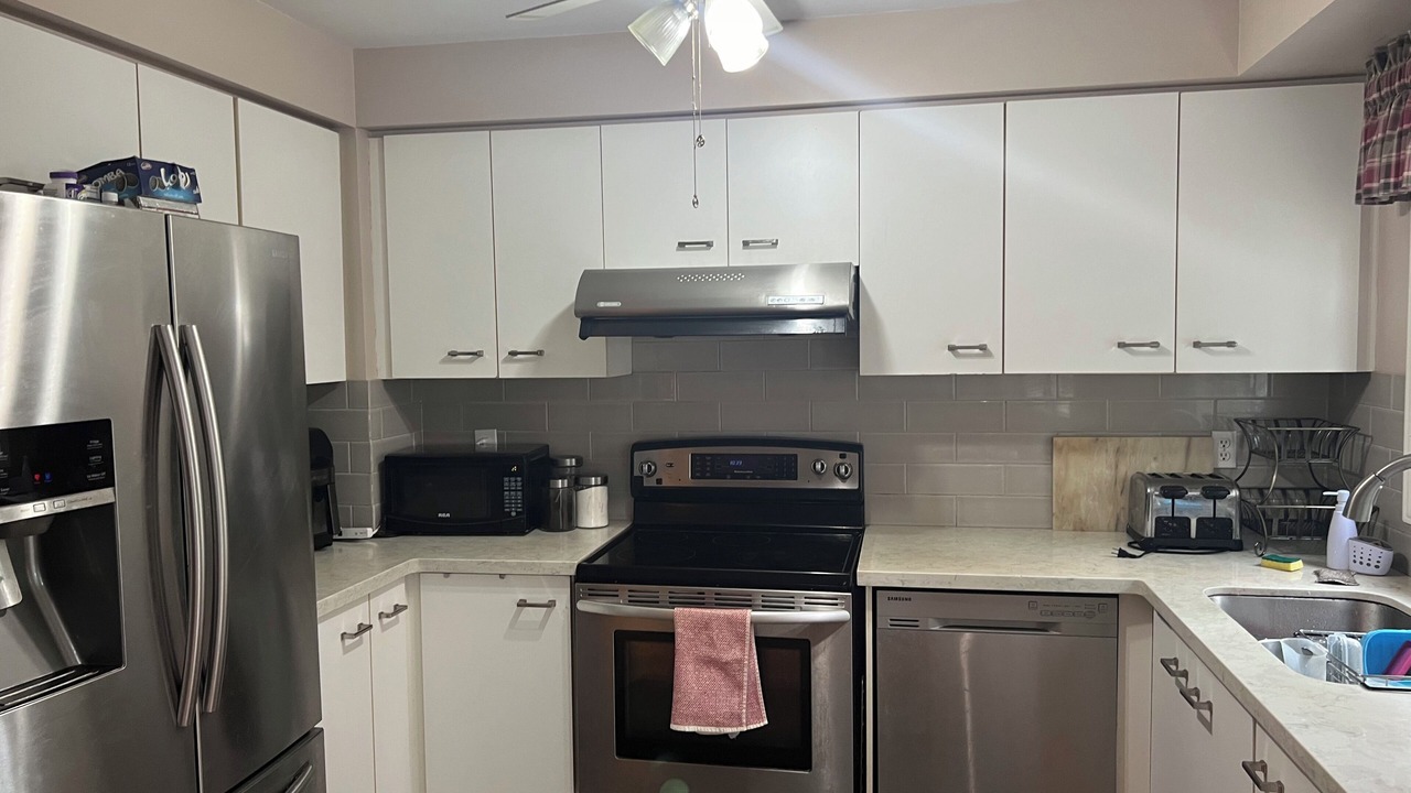 Photo of Kitchen in Central Erin Mills