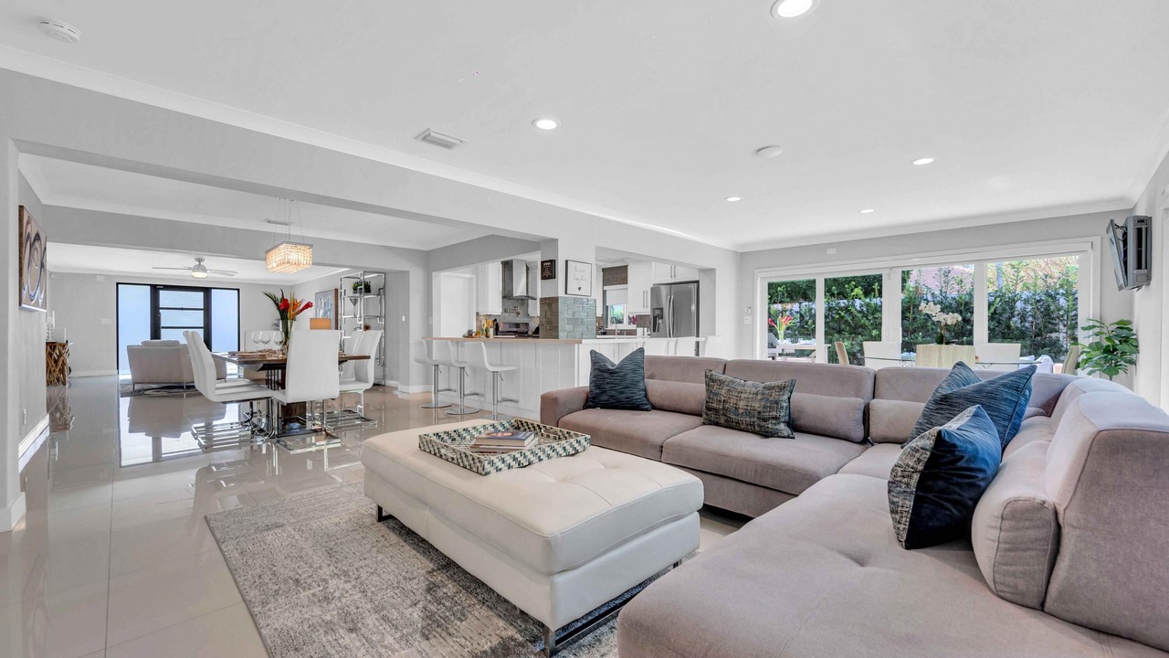 Photo of Others in Bel Air