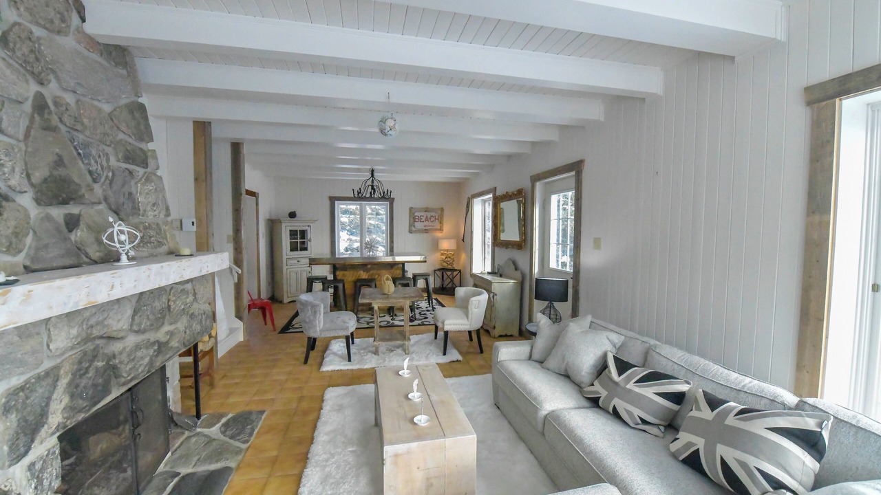 Photo of Livingroom in Port-au-Saumon