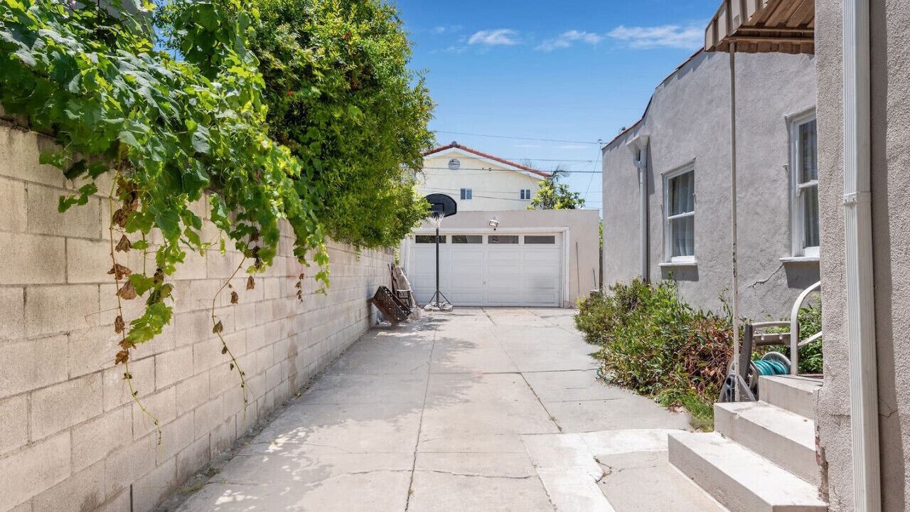 Photo of Outdoor in La Brea