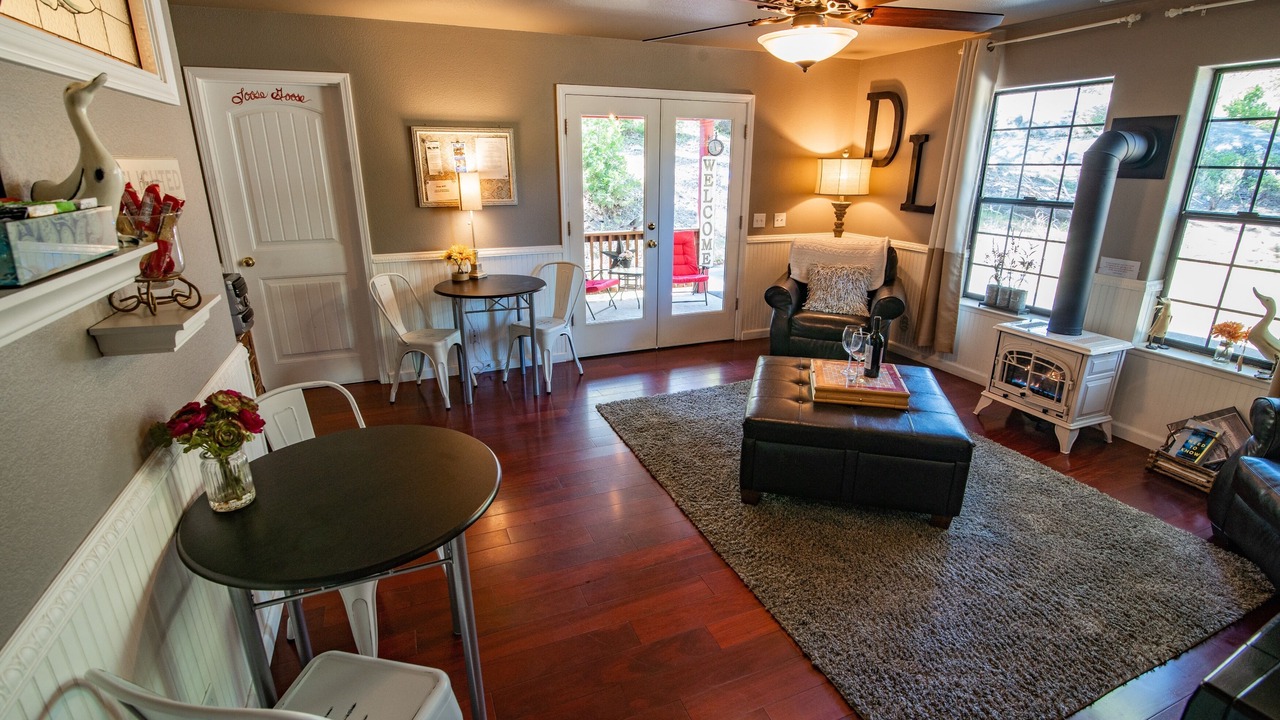 Photo of Livingroom in Shaver Lake