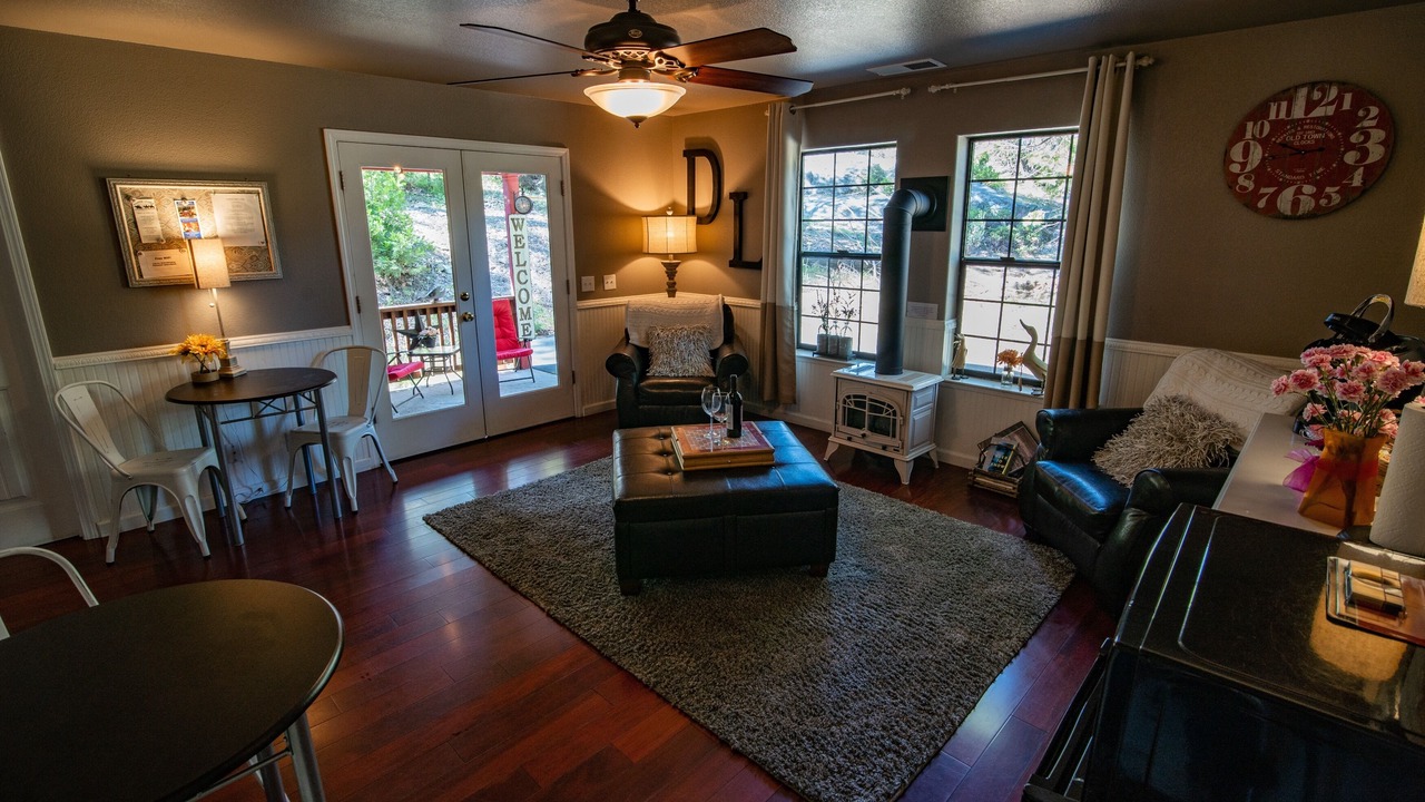 Photo of Livingroom in Shaver Lake