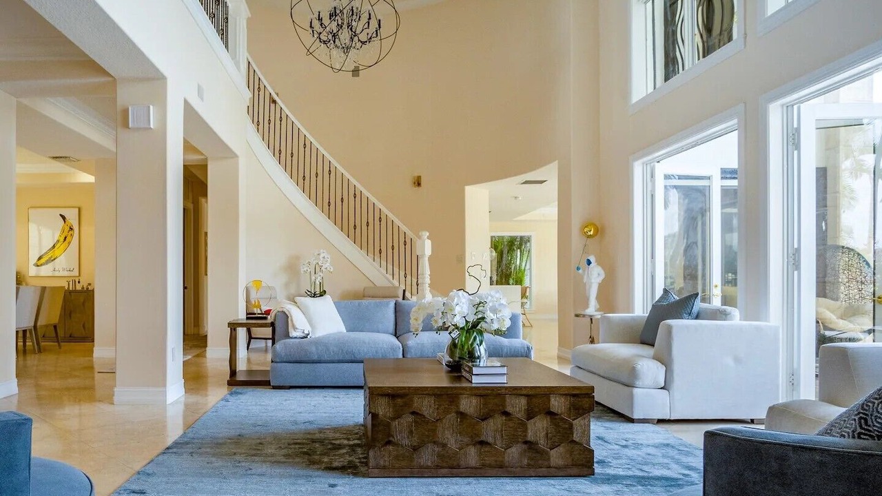 Photo of Livingroom in Hillsboro Beach
