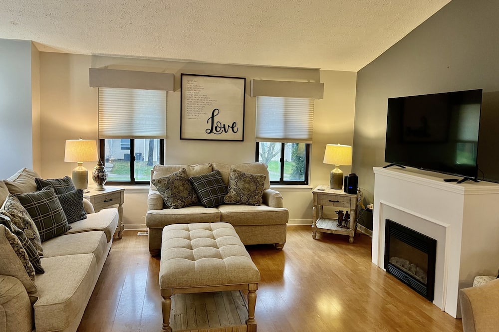 Photo of Livingroom in West Henrietta