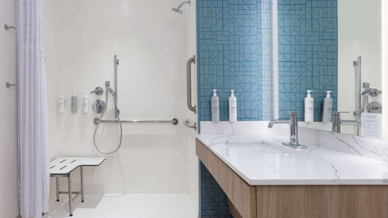Photo of Bathroom in Los Alamitos