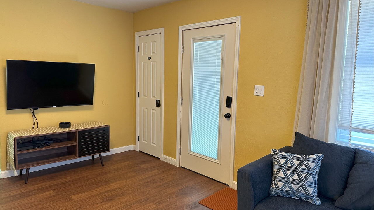 Photo of Livingroom in West Pensacola