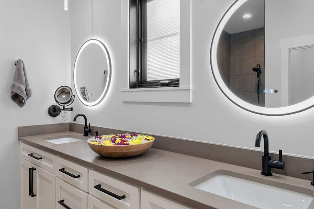 Photo of Bathroom in Old Town