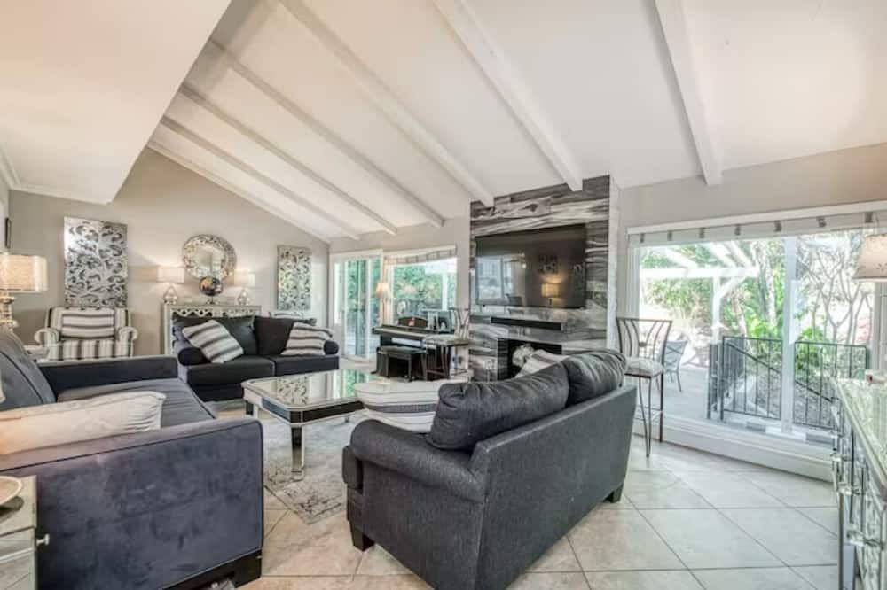Photo of Livingroom in Mission Viejo