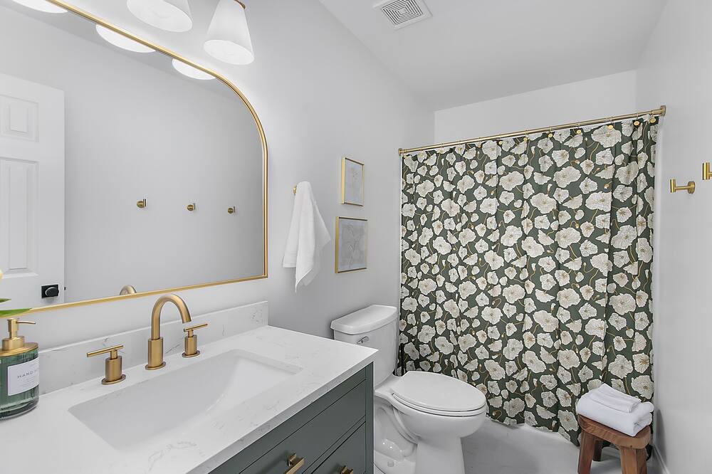 Photo of Bathroom in Alabaster