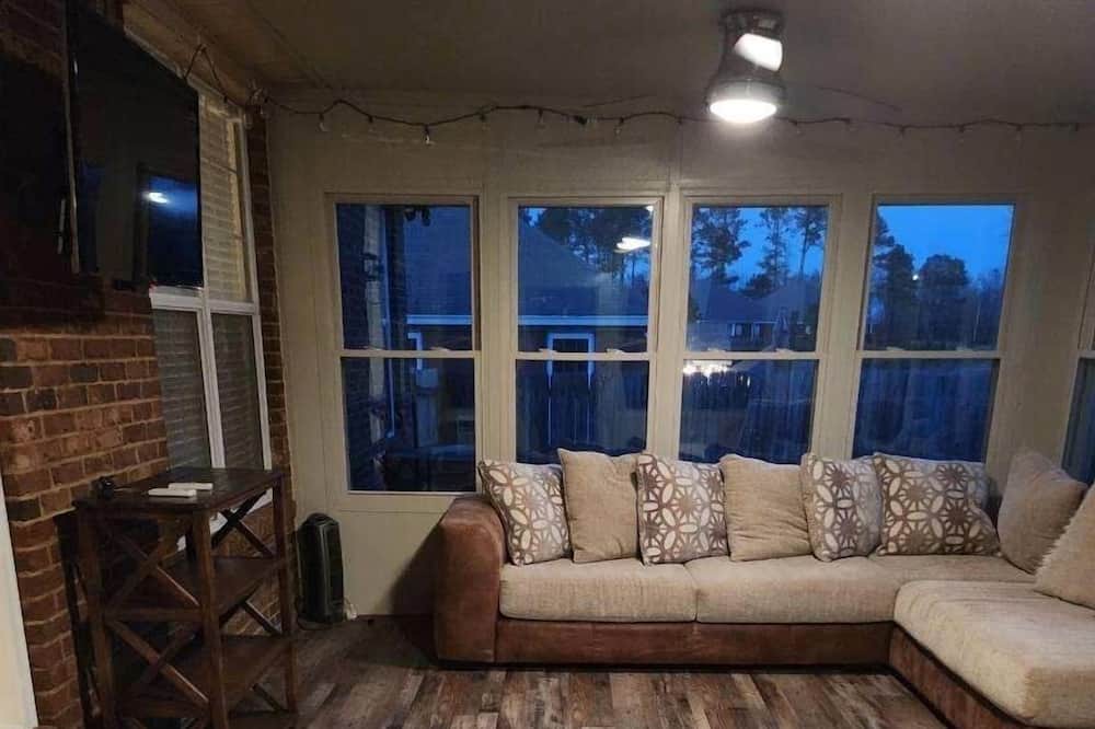 Photo of Livingroom in Millbrook