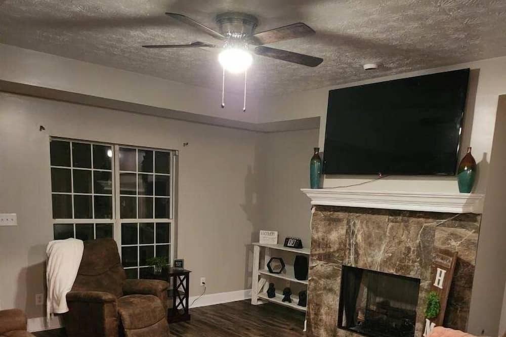 Photo of Livingroom in Millbrook