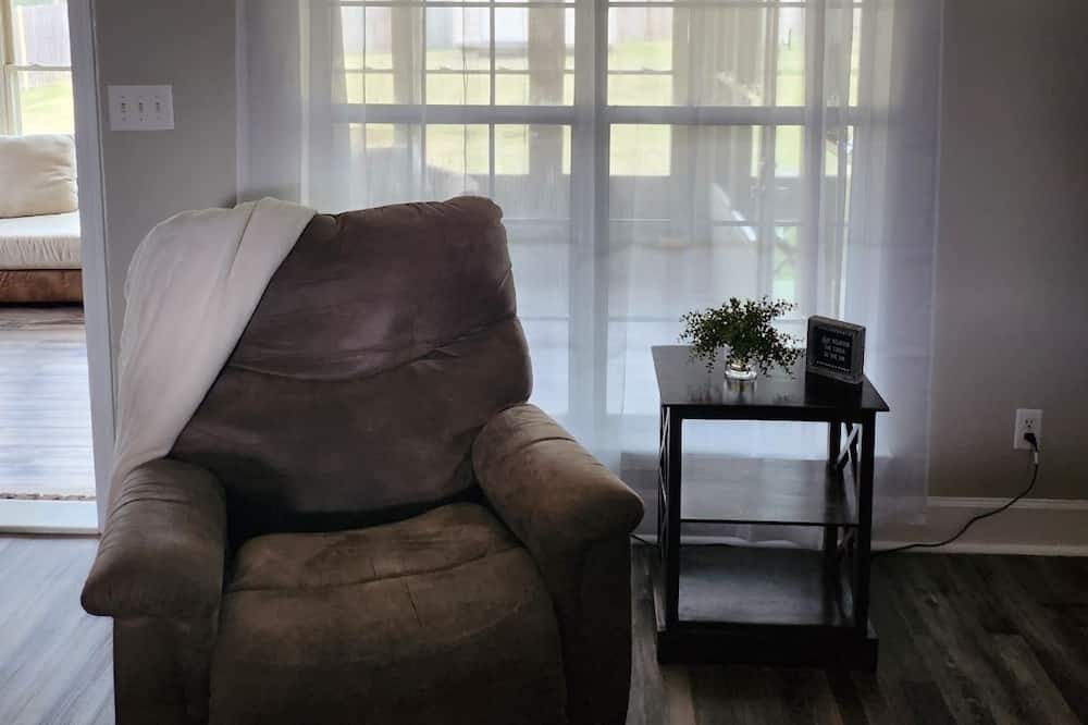 Photo of Livingroom in Millbrook