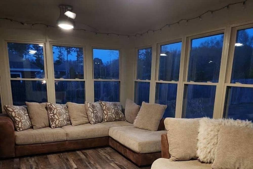 Photo of Livingroom in Millbrook