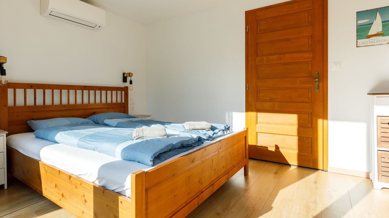 Photo of Bedroom in Balatonakarattya