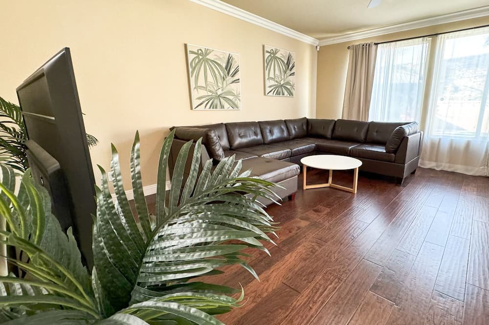 Photo of Livingroom in Eastvale