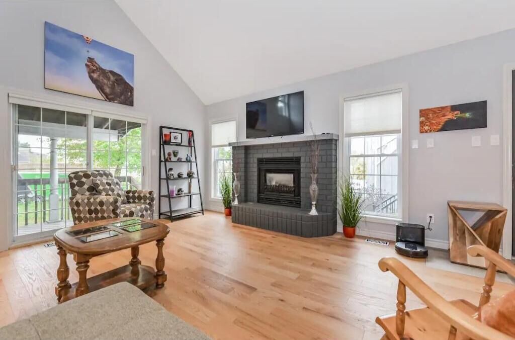 Photo of Livingroom in Elora
