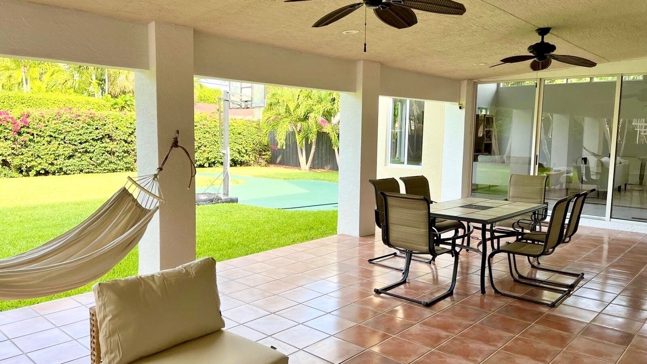 Photo of Patio Balcony in The Roads