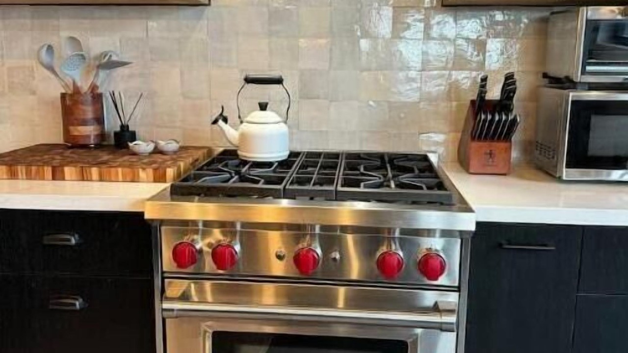 Photo of Kitchen in Western Malibu