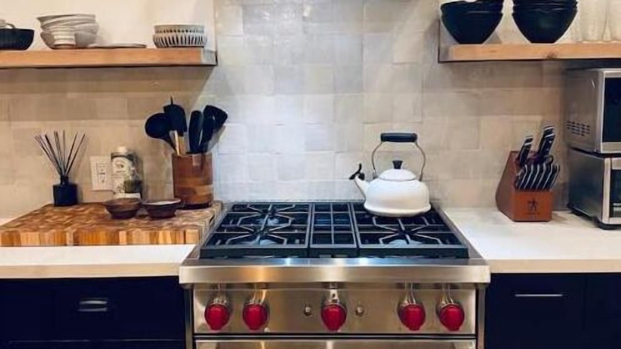 Photo of Kitchen in Western Malibu
