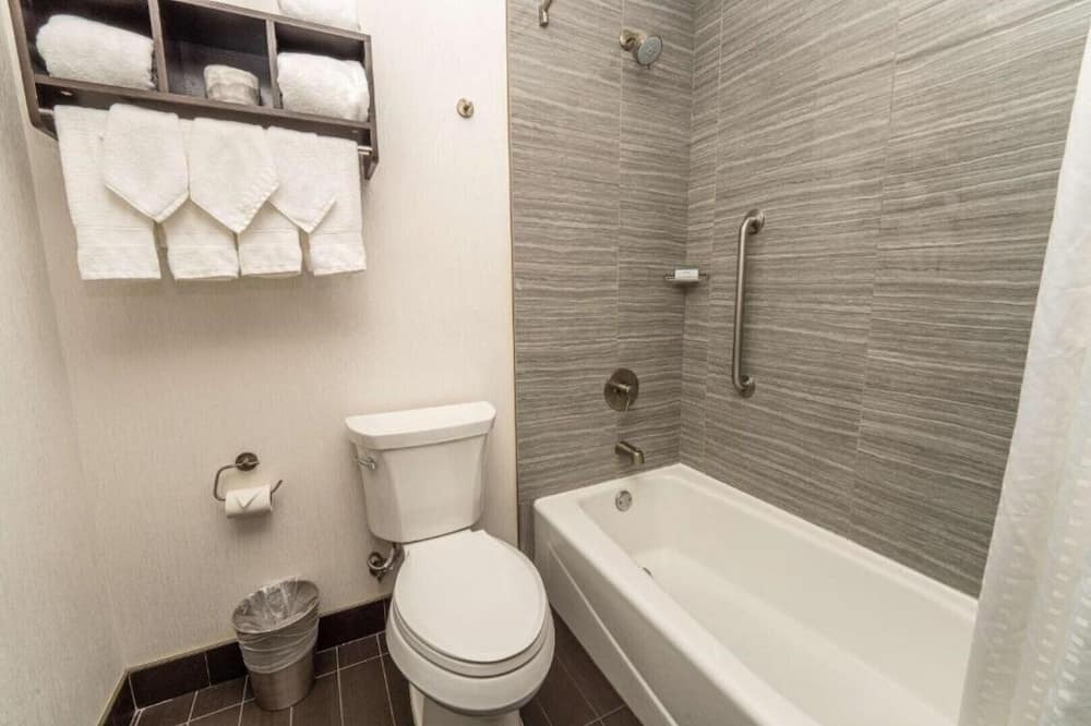 Photo of Bathroom in Tenderloin