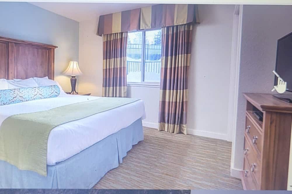 Photo of Bedroom in Round Hill Village