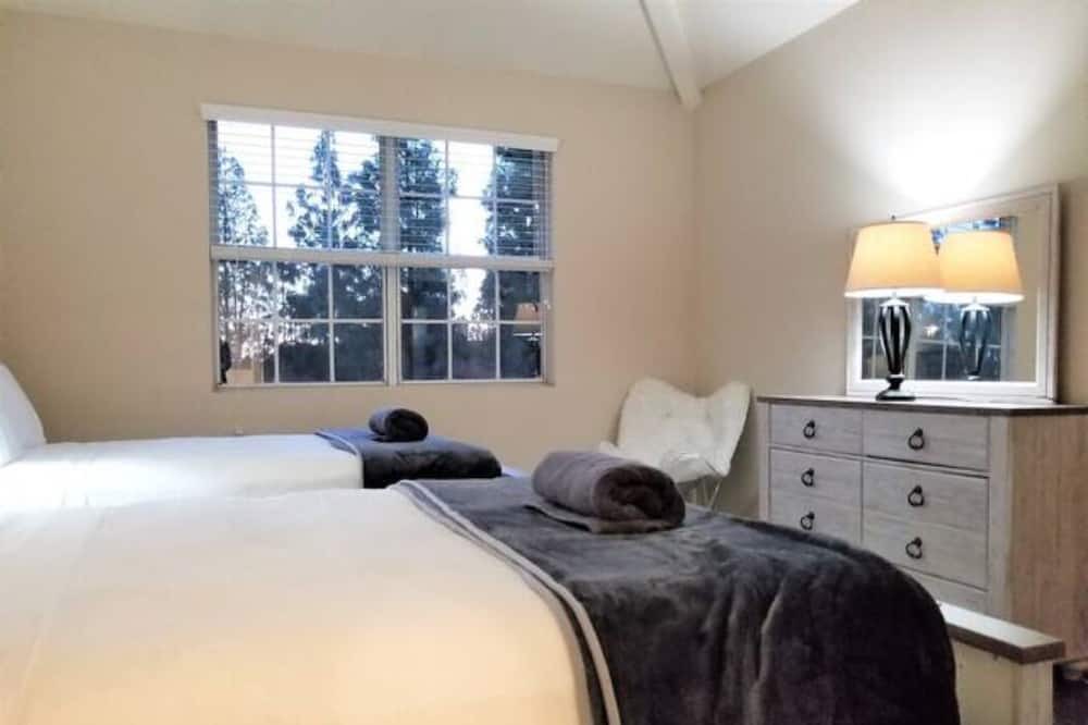 Photo of Bedroom in Tustin