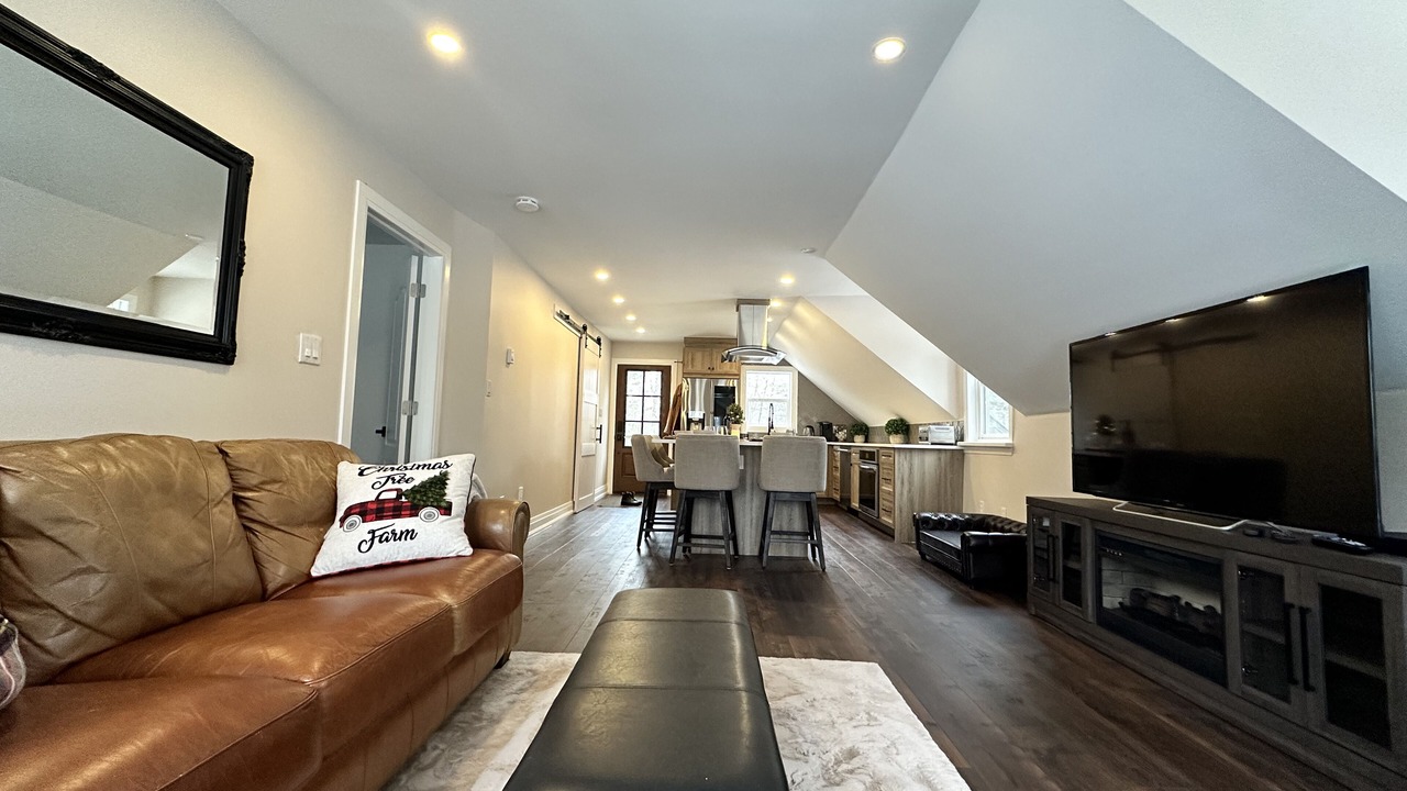 Photo of Livingroom in Milton
