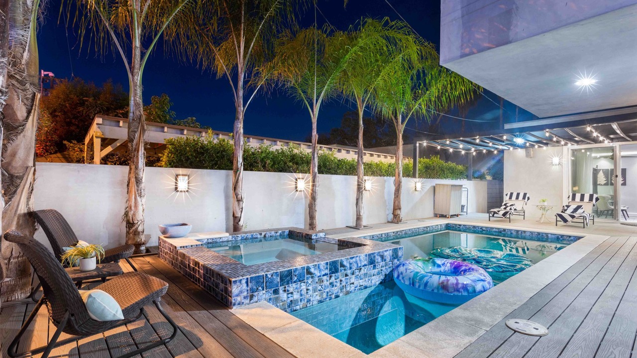 Photo of Outdoor in Greater Wilshire - Hancock Park