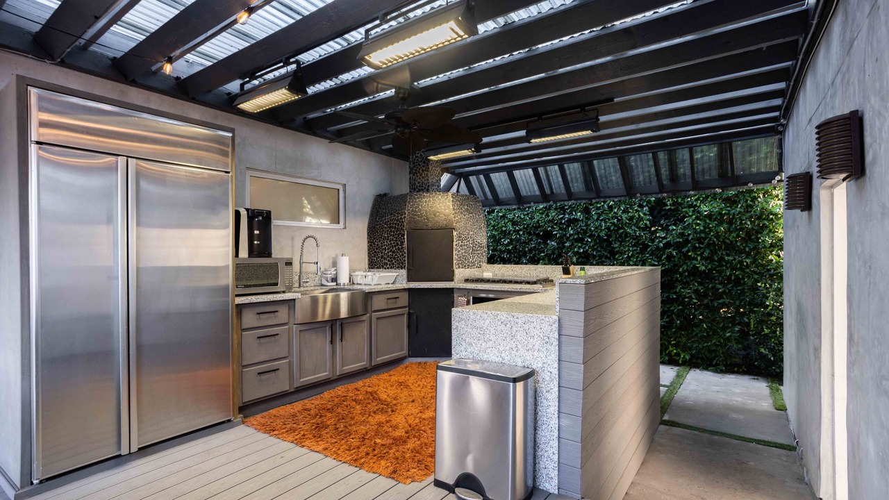 Photo of Kitchen in Greater Wilshire - Hancock Park
