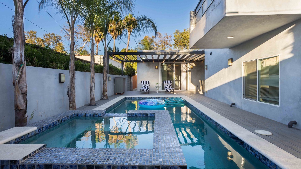 Photo of Outdoor in Greater Wilshire - Hancock Park
