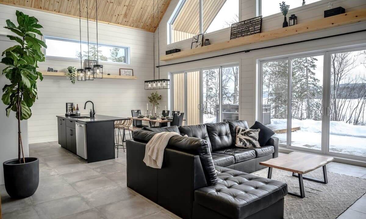 Photo of Livingroom in Sainte-Rose-de-Watford