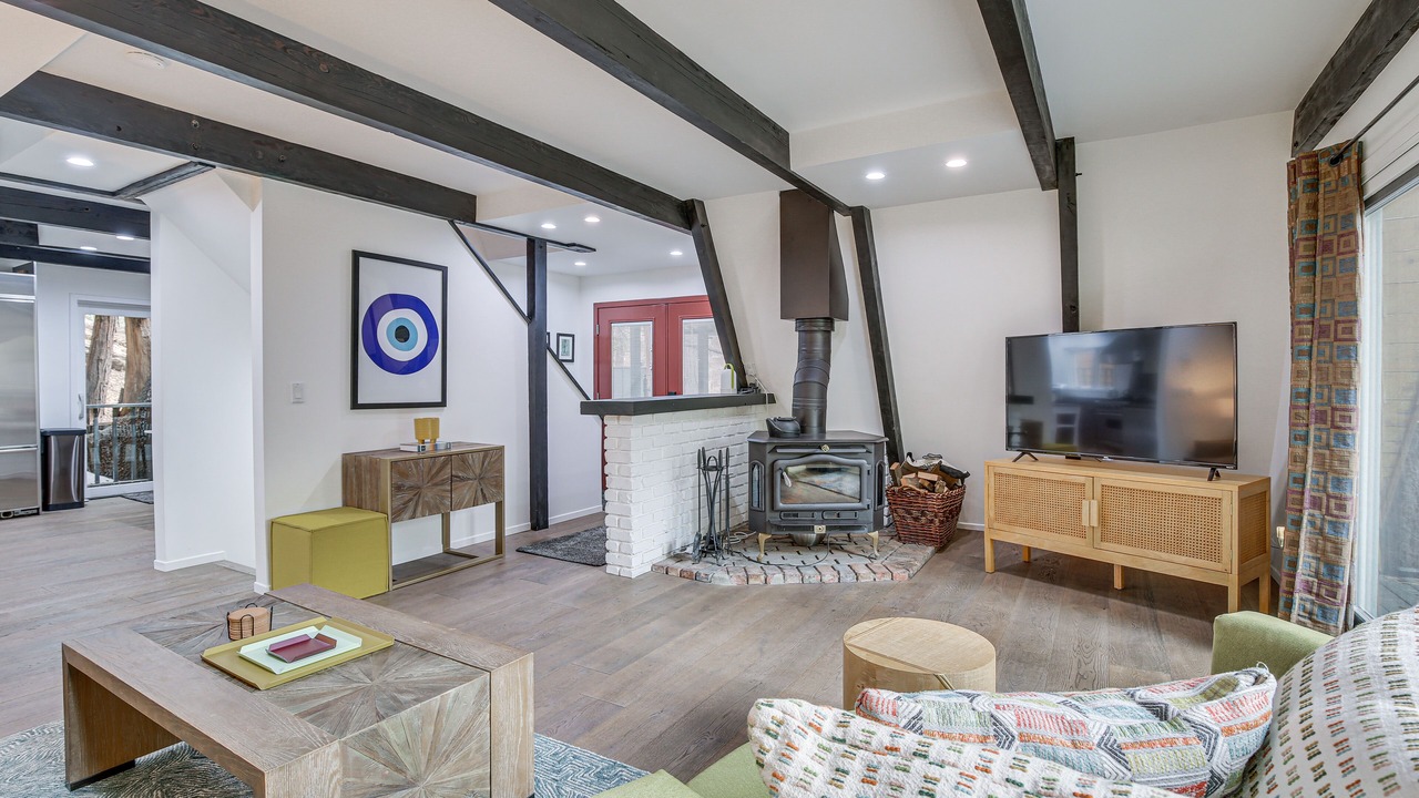 Photo of Livingroom in Arrowbear Lake
