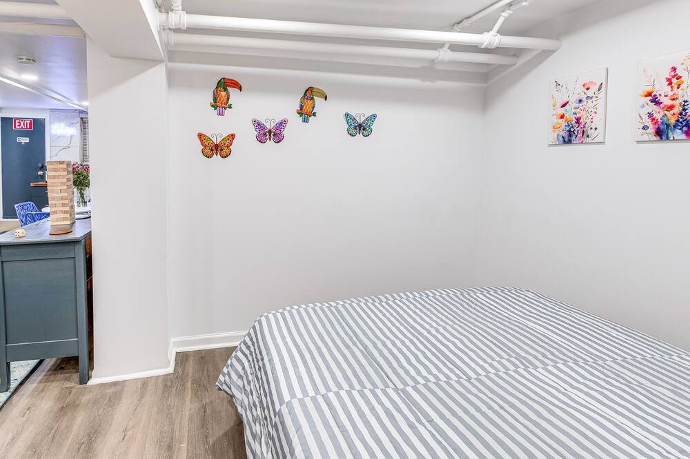 Photo of Bedroom in Teaneck
