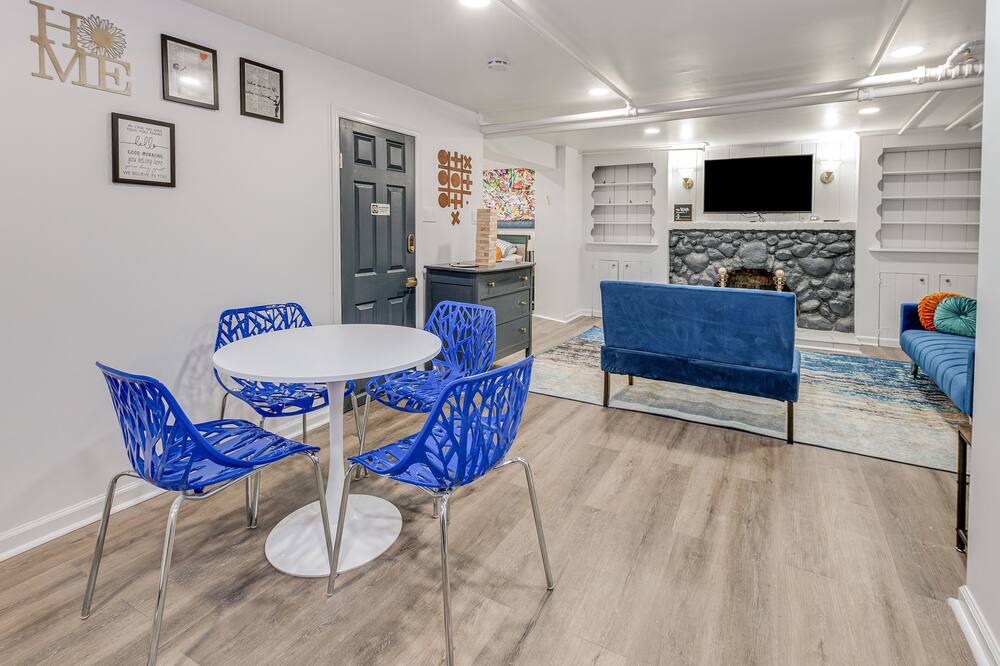 Photo of Livingroom in Teaneck